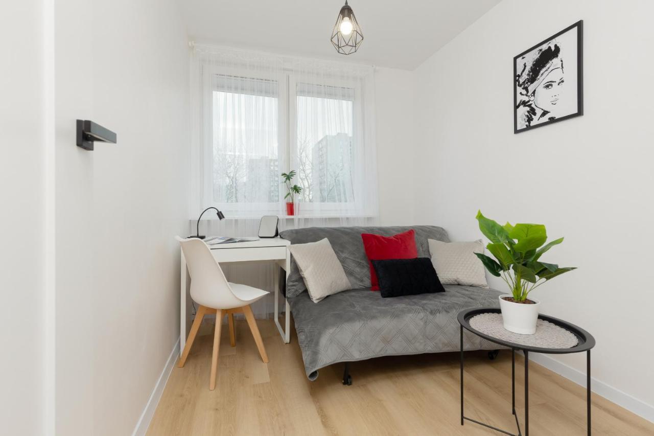 Apartment Spacious Suwalska Targowek By Renters Warsaw